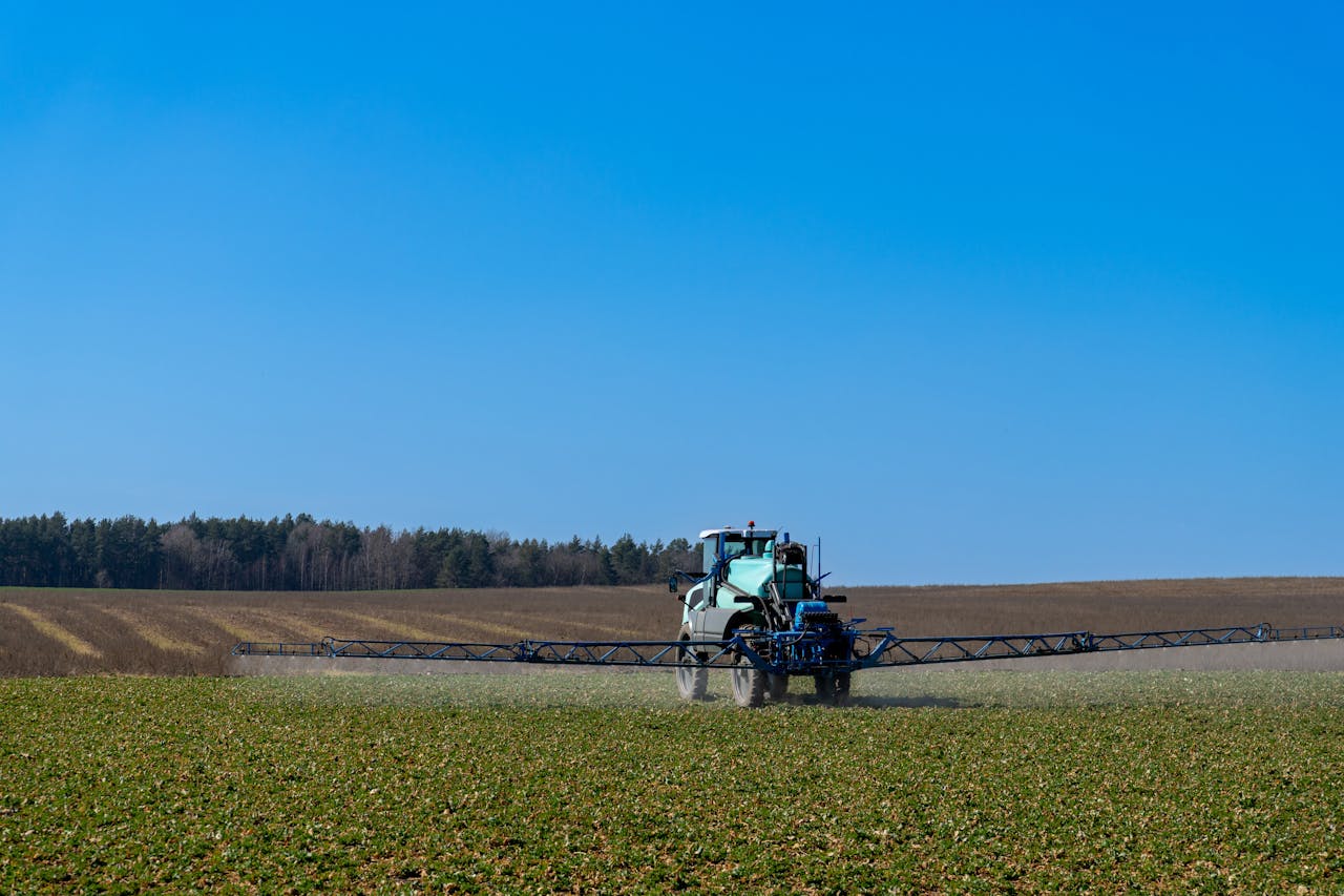 agriculture-contractor-machinery-sprayer
