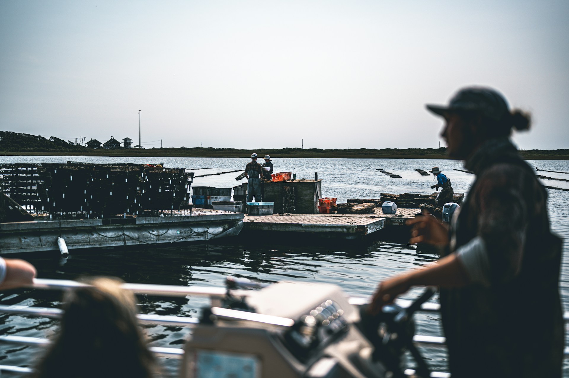 aquaculture-worker-osyter-farm