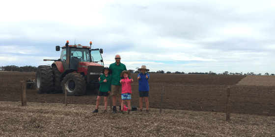 kids on farm - FSW