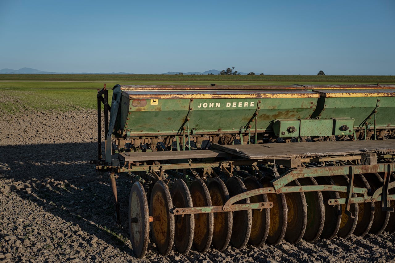 pexels-seeder-farm-machinery