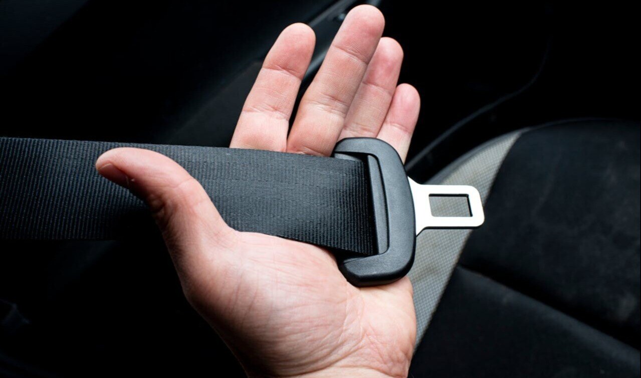 seat belt-pexels-loocmill-newsletter